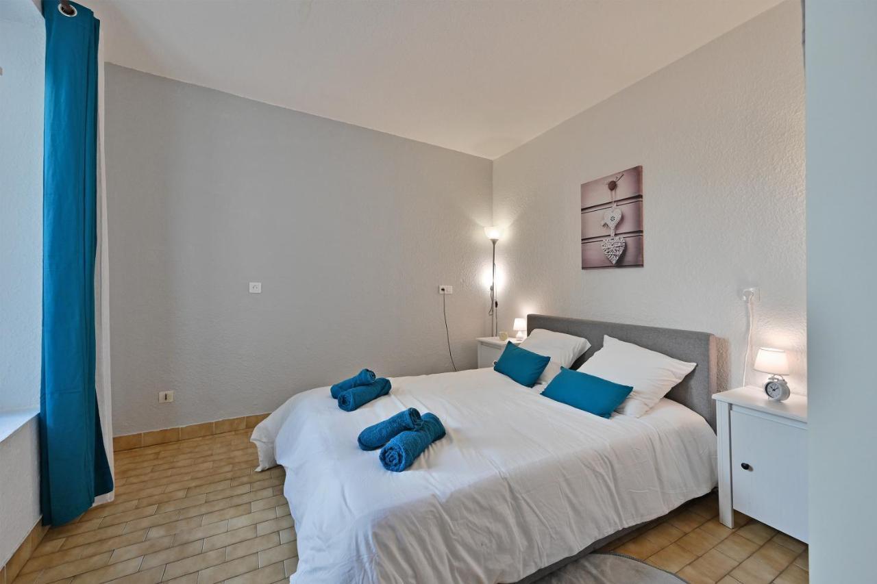 Appartement Au Calme En Plein Centre-Ville Nimes Exterior photo